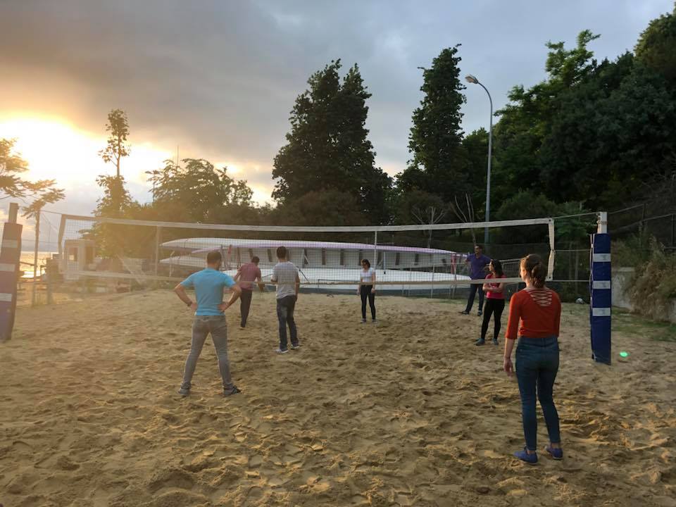 Get together and Play Volleyvall